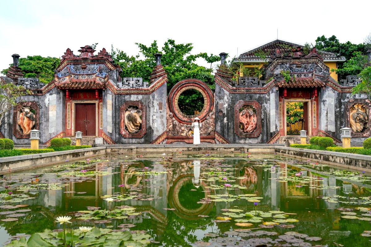 Captivating Vietnam: From Ancient Streets to Emerald Bays